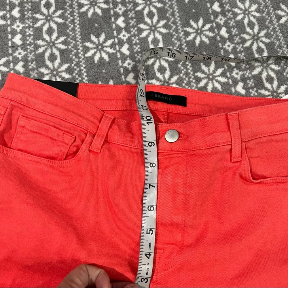 J Brand Mid Rise Crop Skinny Raw Hem Kalani  Size 31 Modern Preppy Clean Girl‎
